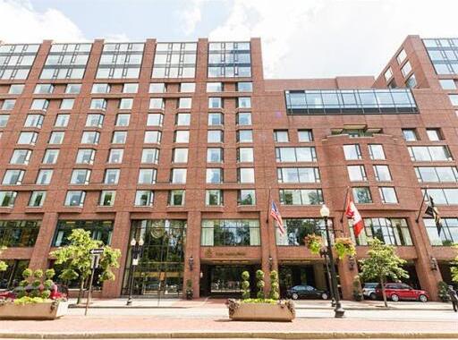 The Four Seasons Back Bay brick facade on Boylston Street