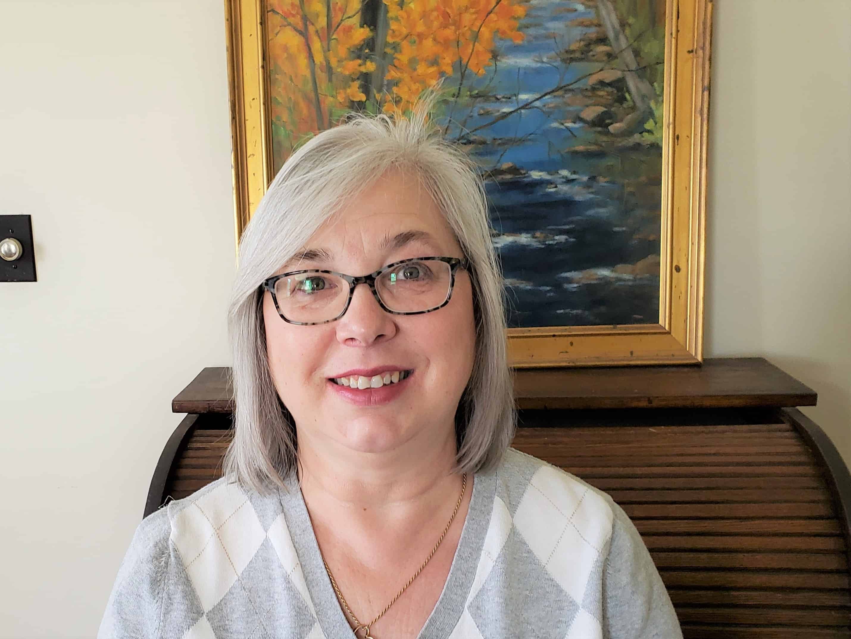 headshot of Julie Buffum owner broker