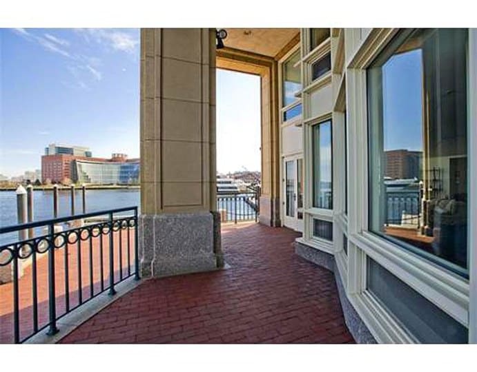 Rowes Wharf Joe Wolvrk, Zgibson Sotheby's