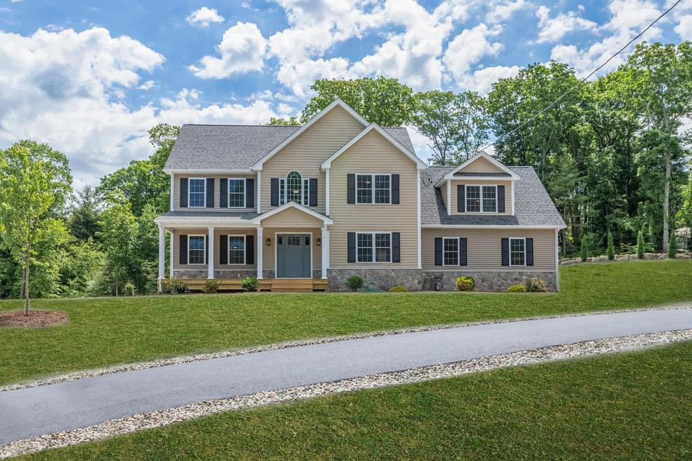 Pleasant Street Colonial 2 Slideshow