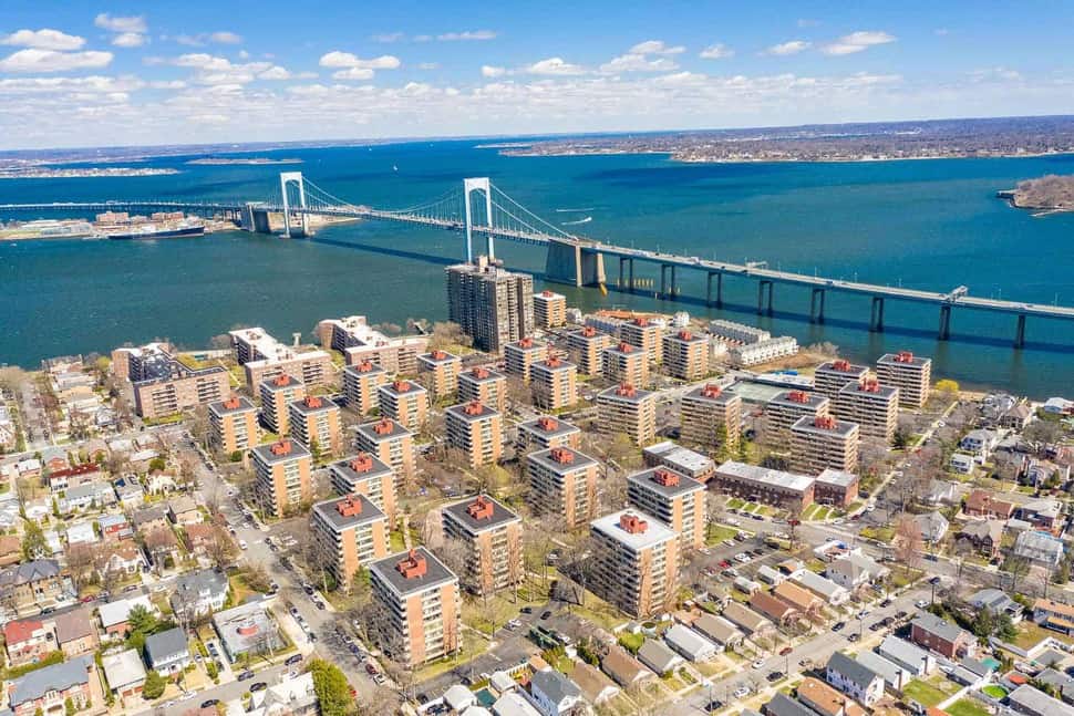 NY Real Estate, Condos & Coops for Sale Shares of New York