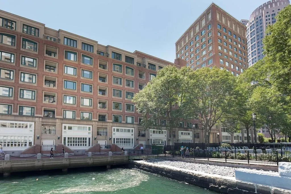 Rowes Wharf